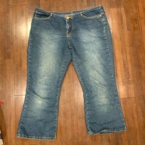 Bluenotes Extreme low right flare crop jeans